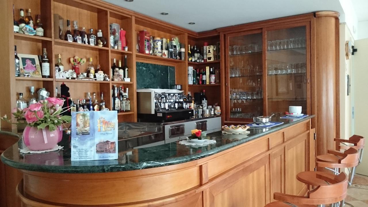 Hotel Holiday House San Giovanni Rotondo Exterior foto