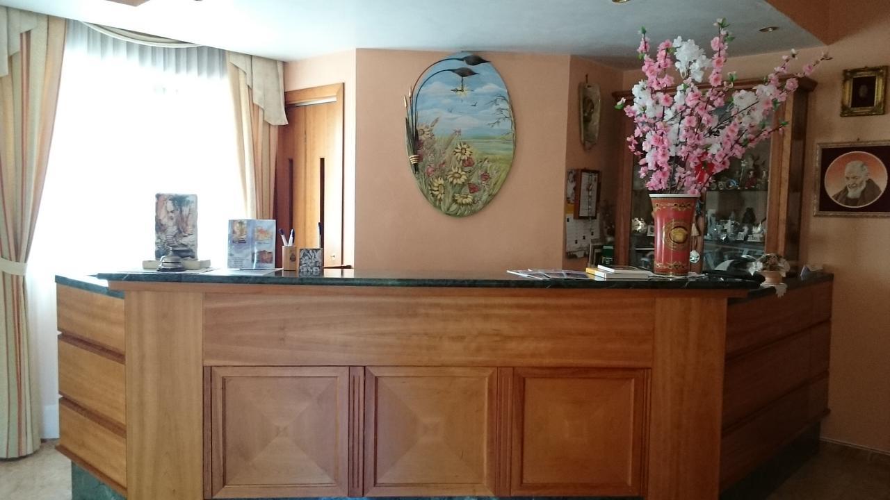 Hotel Holiday House San Giovanni Rotondo Exterior foto