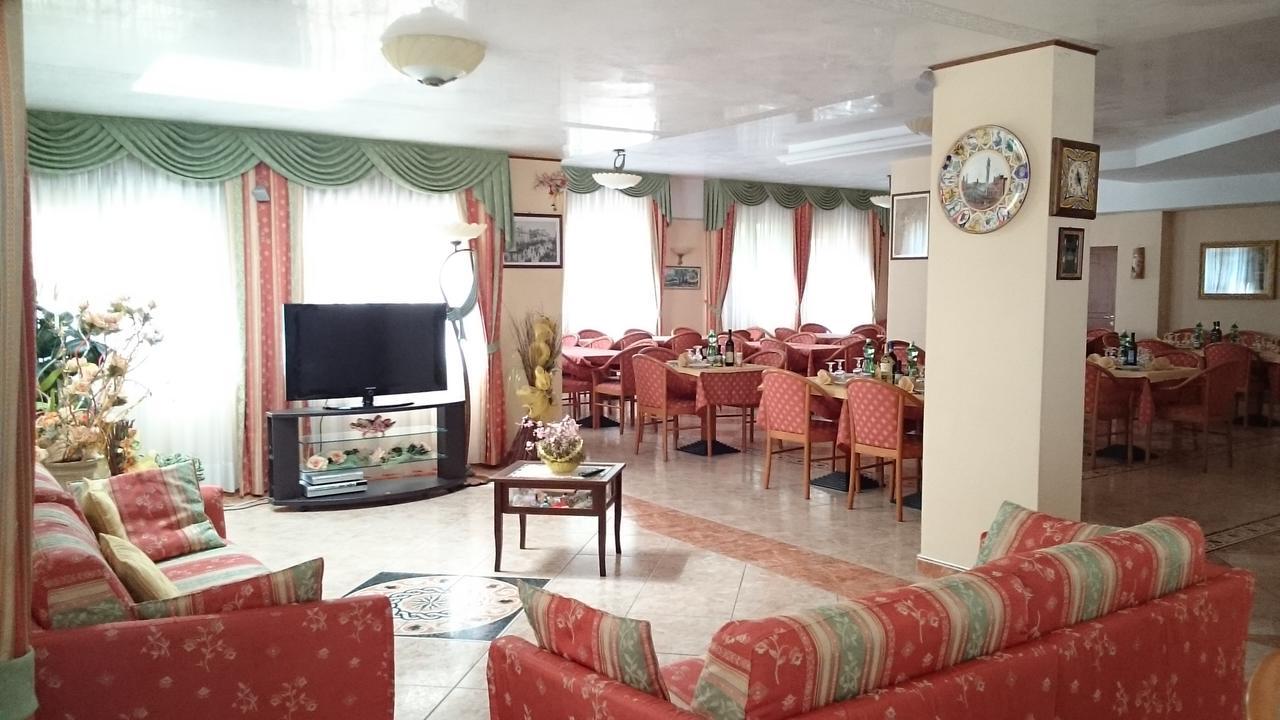 Hotel Holiday House San Giovanni Rotondo Exterior foto